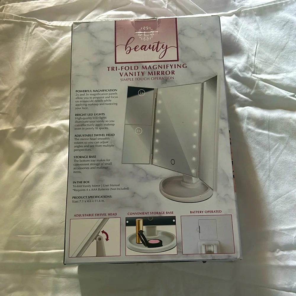 Simple Touch operation Tri-fold Magnifying mirror